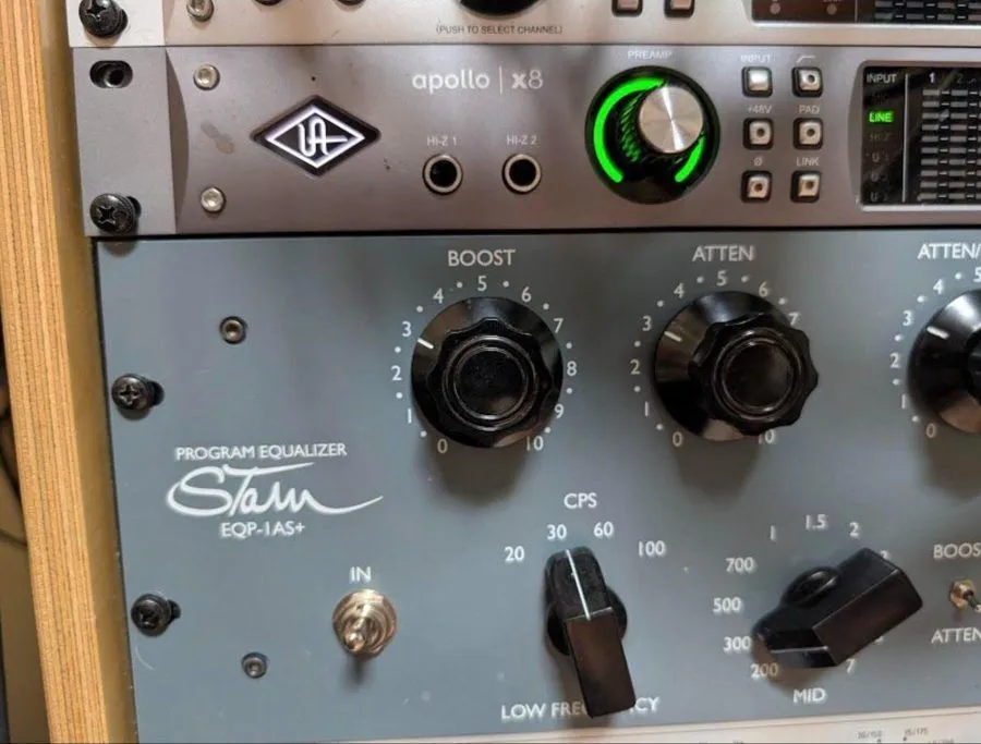 Apollo x8 interface above a Stam EQP-1AS+ equalizer